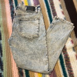 Acid washed men’s slim taper jeans size 32wx30l